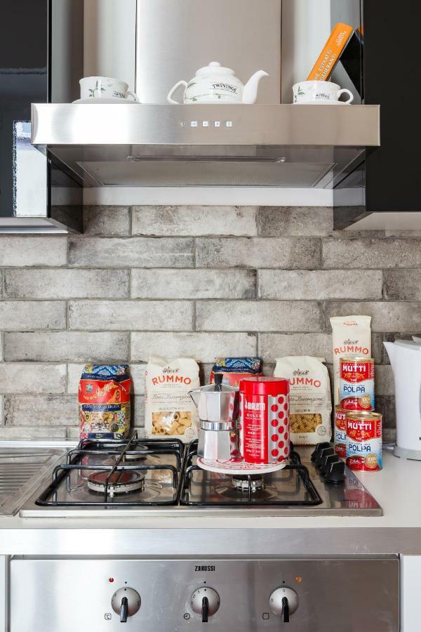 Sixty One Luxury Room Рим Экстерьер фото
